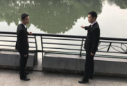 暖心！女子凌晨落水，中城衛(wèi)保安無懼危險冰水“救人”